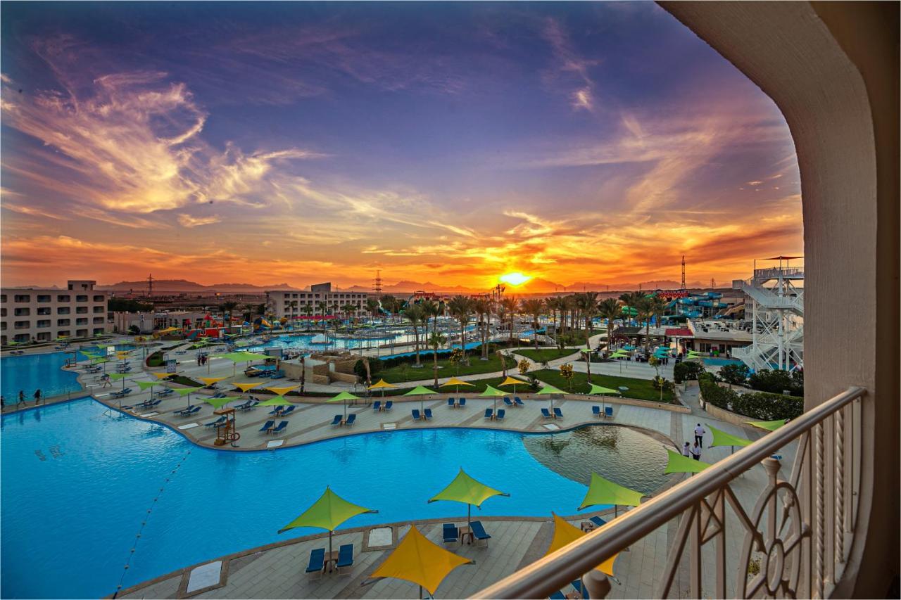 Titanic Aqua Park Resort - Families And Couples Only Hurghada Buitenkant foto