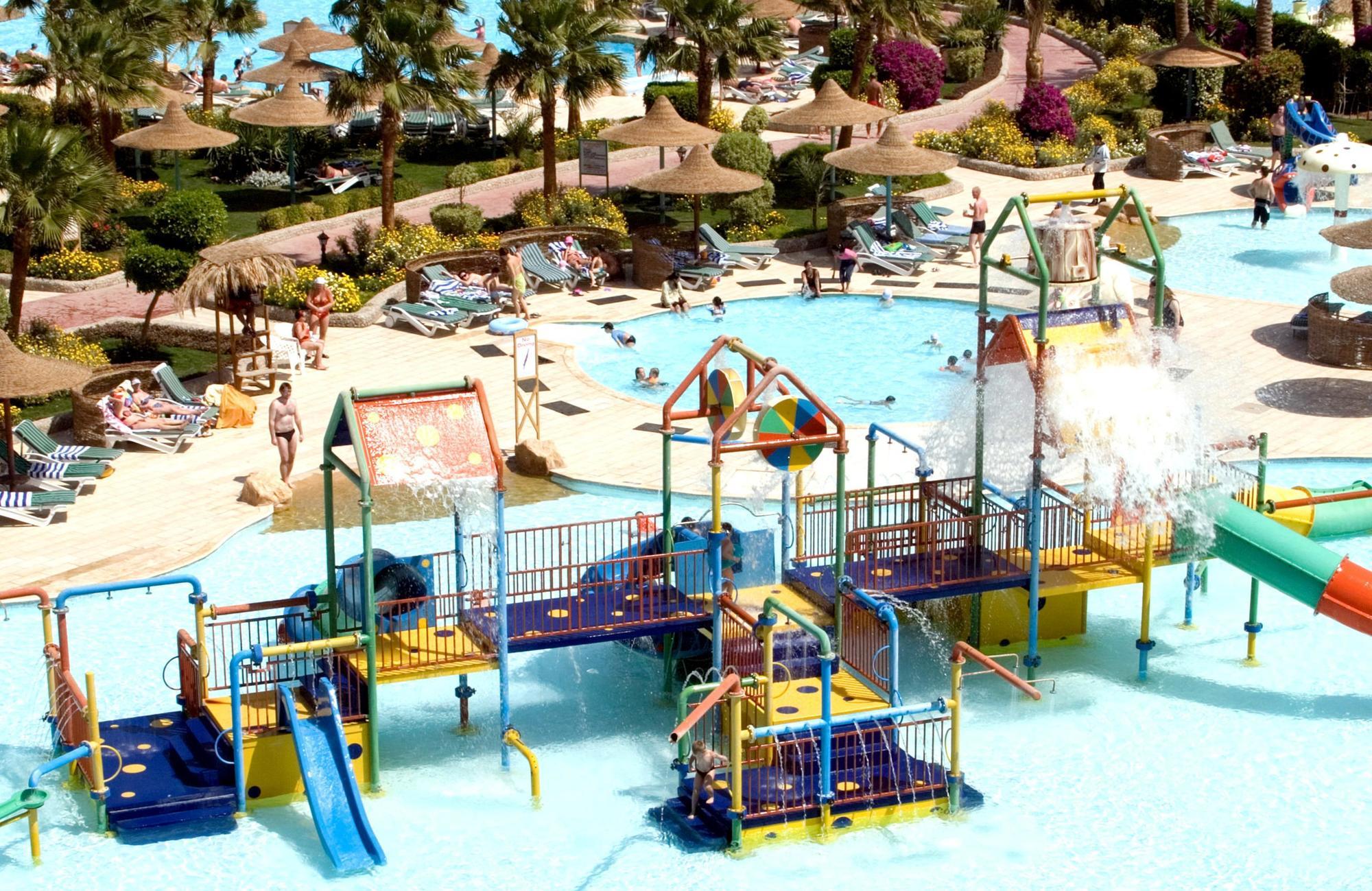 Titanic Aqua Park Resort - Families And Couples Only Hurghada Buitenkant foto