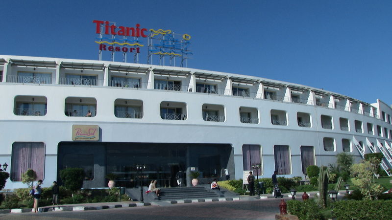 Titanic Aqua Park Resort - Families And Couples Only Hurghada Buitenkant foto