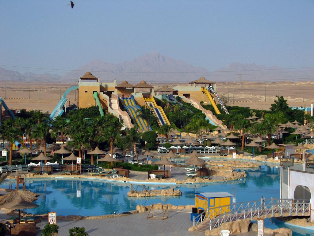 Titanic Aqua Park Resort - Families And Couples Only Hurghada Buitenkant foto